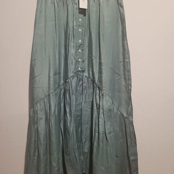 Long Green Skirt - Picture 1 of 2